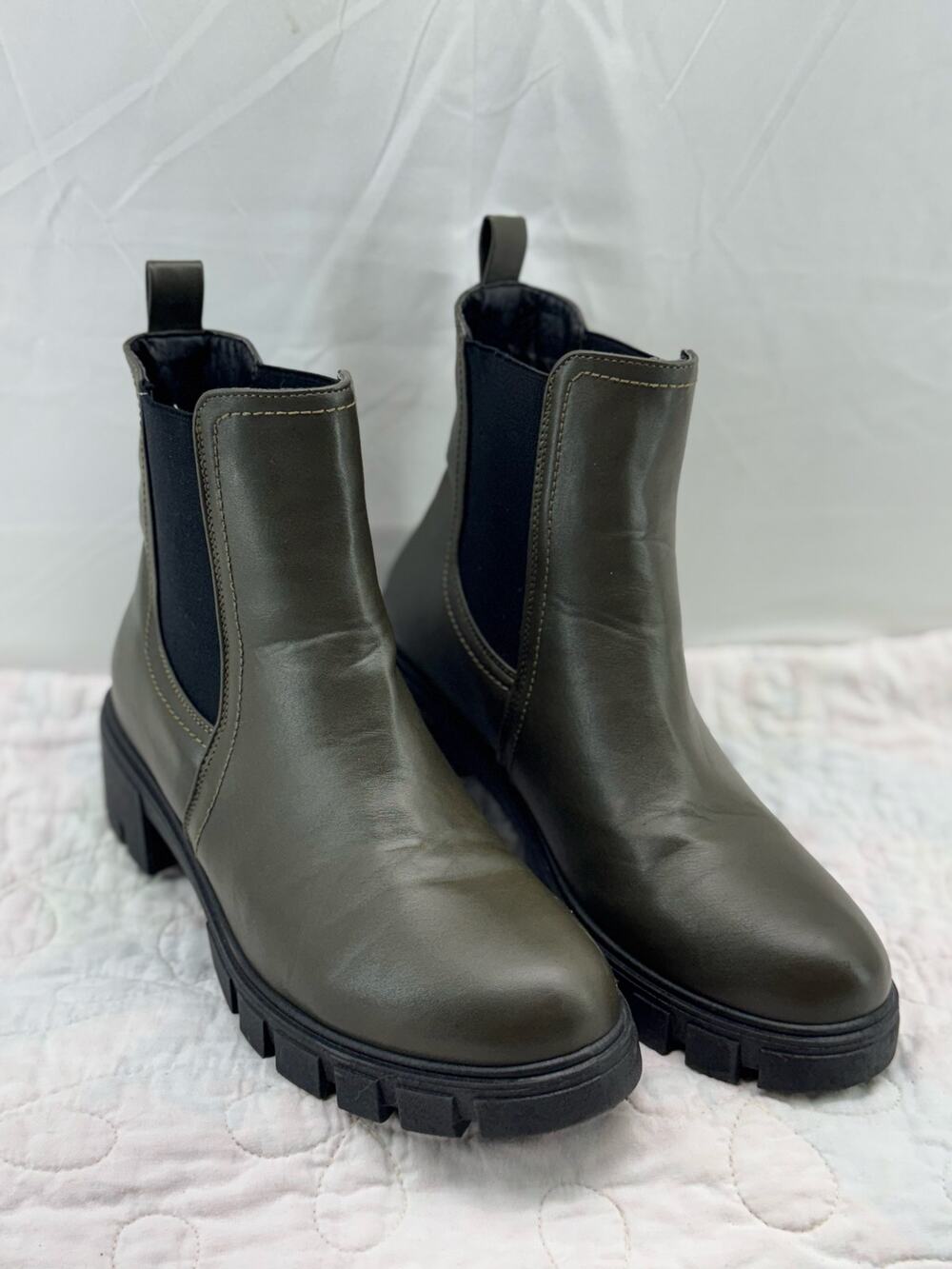 SHEIN women’s green/black chunky boots 11